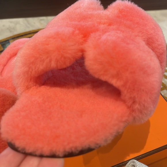 Brand New HERMES Fuzzy Orans size 39 - Picture 4 of 9